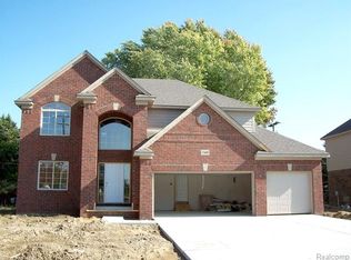 36119 English Ct, Sterling Heights, MI 48310