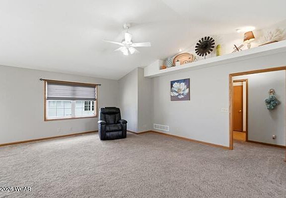 3rd image of 928 Primrose Dr