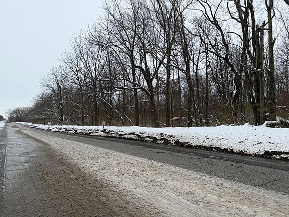 3rd image of 260 W Hupp Rd