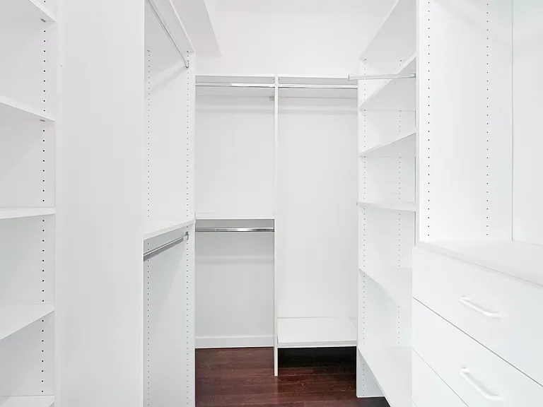 300 S Pointe Dr #405 — Photo 24