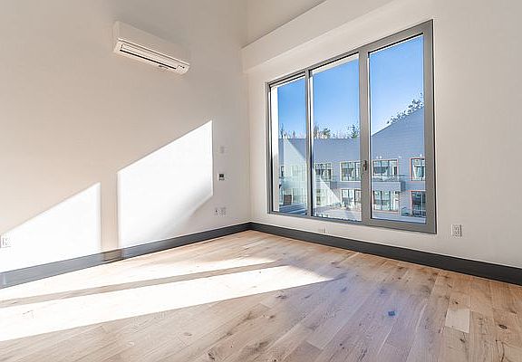 3rd image of 10 Montieth St #672
