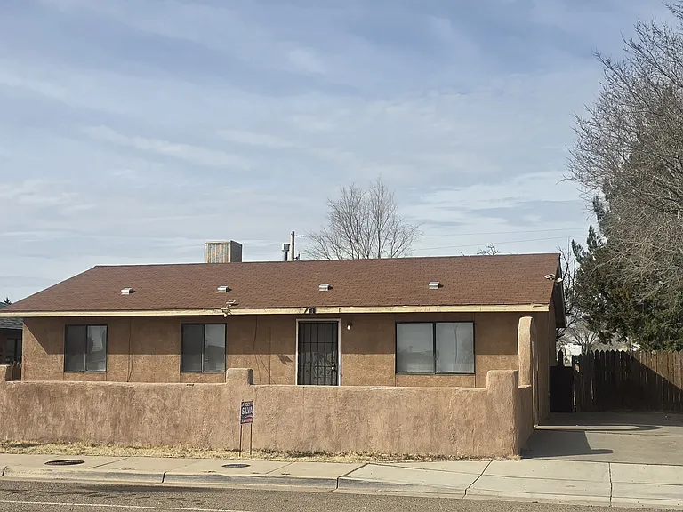 409 River Rd — Photo 1