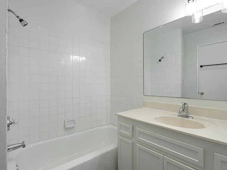 789 W 18th St #1A — Photo 19
