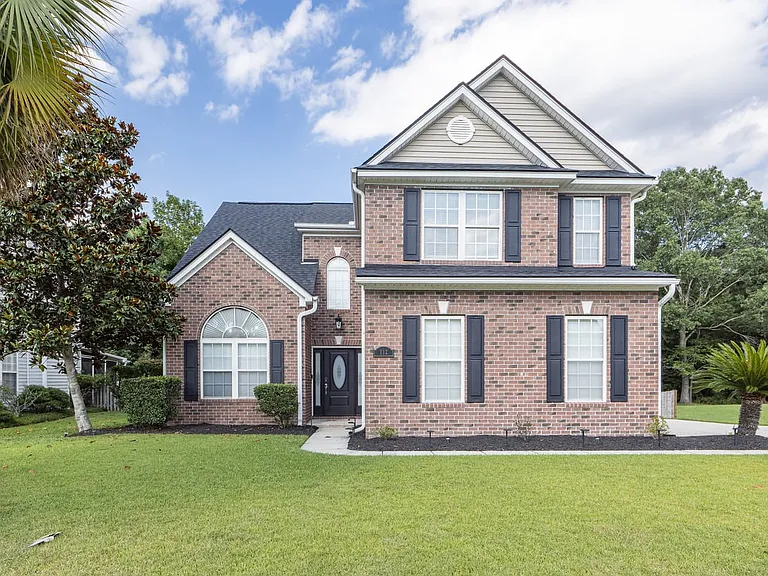 112 Tanglewood Cir — Photo 2