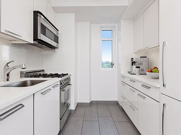5th image of 240 Central Park S APT 8K