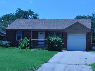 633 S Calhoun Dr, Wichita, KS 67207