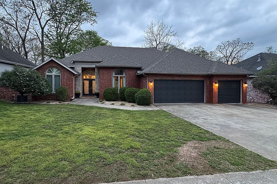 1st image of 1955 S Pin Oak Dr