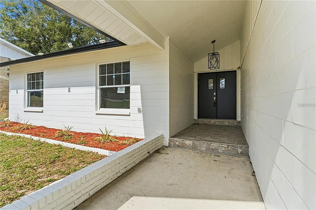 Building Photo - 616 Water Rd