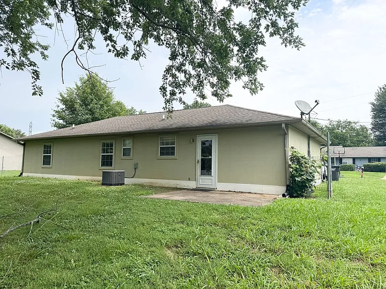 1181 Max Ct — Photo 4