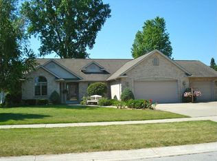 8873 Swancrest Dr, Saginaw, MI