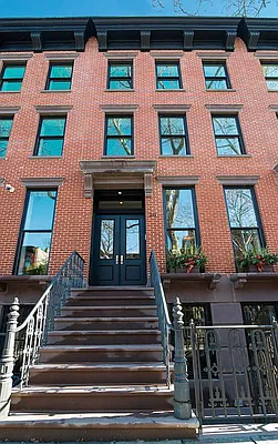 Rented by Arena Real Estate | media 17