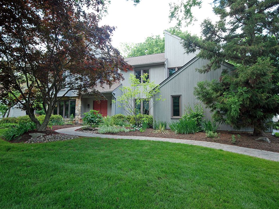 2nd image of 6 Fairview Ter