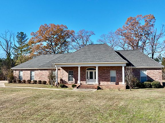 2nd image of 109 Grande Oaks Dr