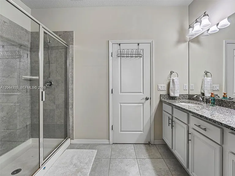 3953 Black Olive Ln #3953 — Photo 31