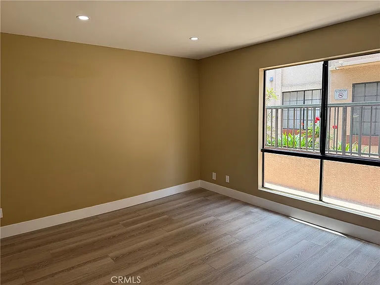 219 E Maple St #2 — Photo 13