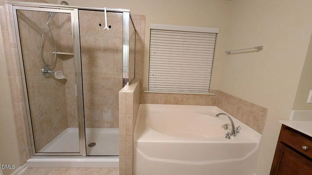 3 bed, 2.5 bath, $2,080 — Photo 4