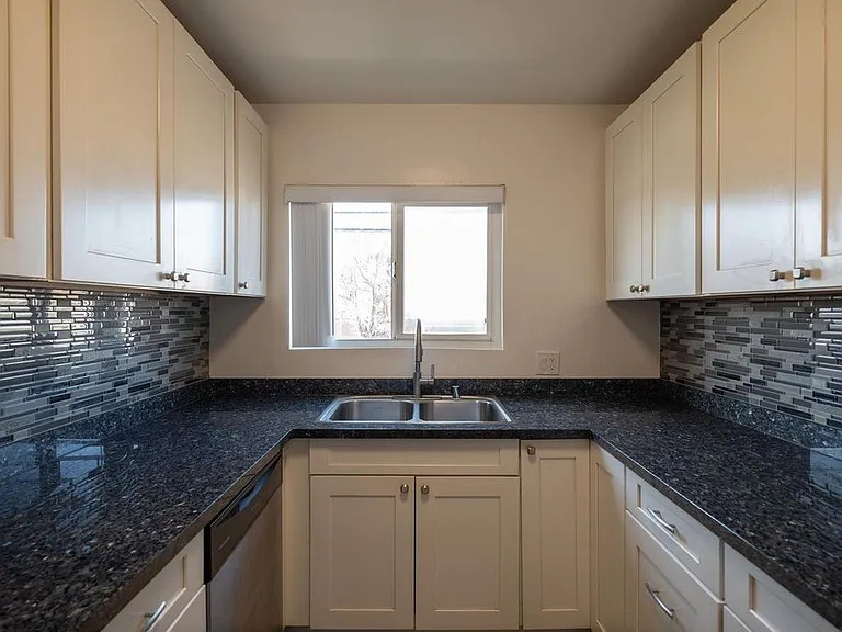 14857 Hartsook St #6 — Photo 17