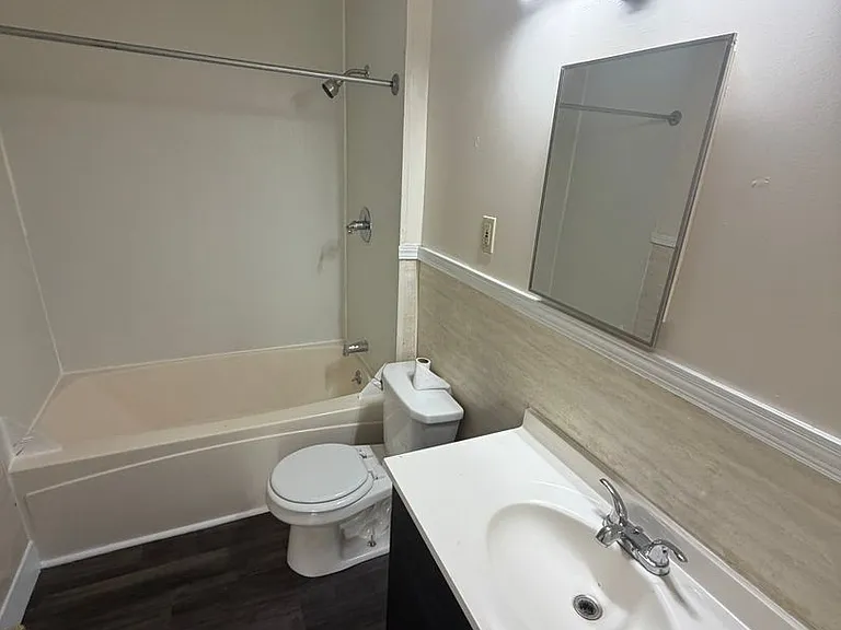 232 Wallace St — Photo 5