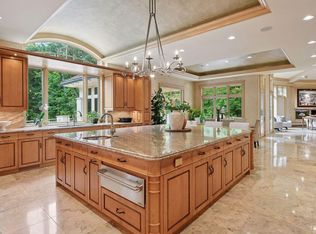 1989 Dwight Ln, Minnetonka, MN 55305