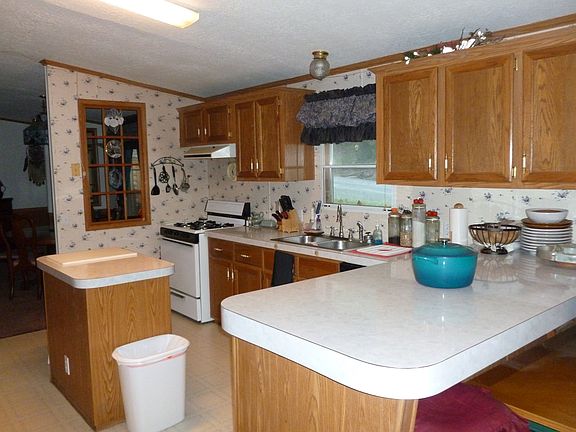 4th image of 11656 Hickory Dr