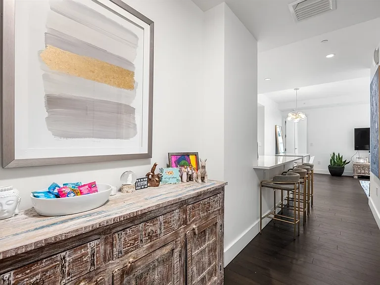 22 Liberty Dr #9G — Photo 3