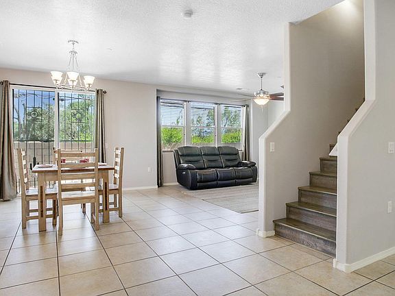 5th image of 601 Menaul Blvd NE Unit 202