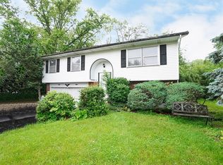 955 Zenner Ave, Aurora, IL 60505