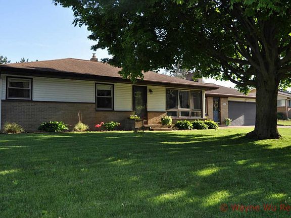 2nd image of 1830 Bluehill Dr NE