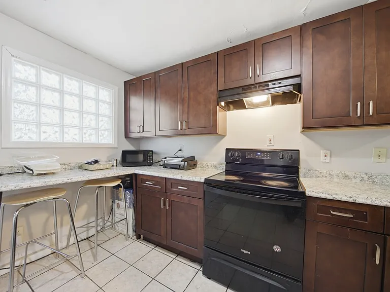 834 Drummond St SW #1 — Photo 2