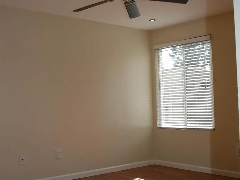 1000 W Macarthur Blvd #68 — Photo 13