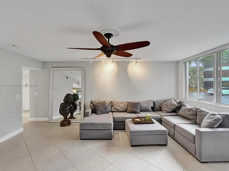 1430 Sheridan St #1G — Photo 11