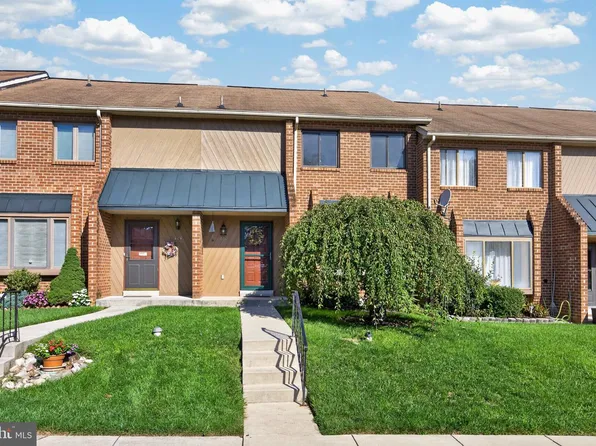 122 Pembroke Ct, Exton, PA 19341