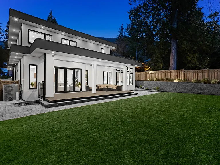 929 Canyon Blvd — Photo 30