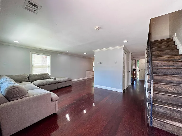 7617 Allendale Dr — Photo 4