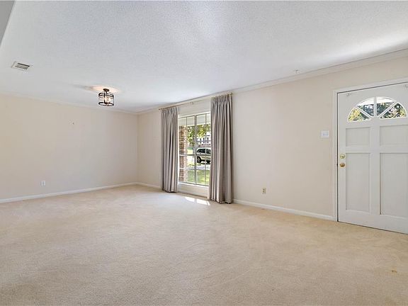 3rd image of 154 Mauvilla Drive S