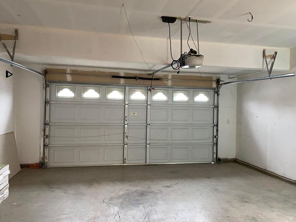 1st image of 607 Grafton Way