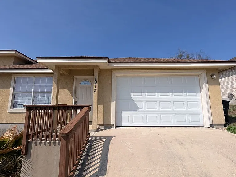 1013 Misty Acres Dr — Photo 2
