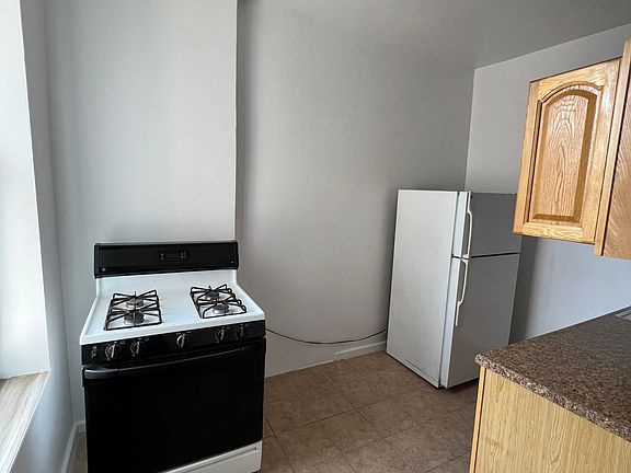 5th image of 1194 Brook Ave #C2