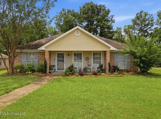 1930 Twin Pine Dr, Pearl, MS 39208