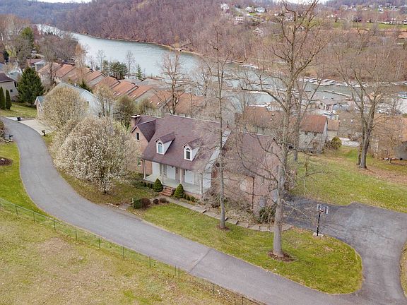 2nd image of 3120 Fairway Dr