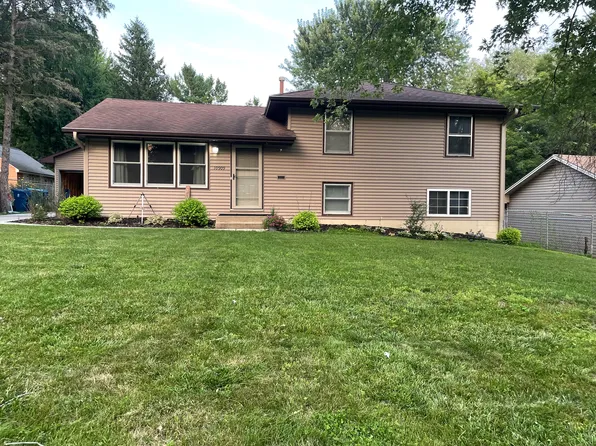 10909 Russell Ave S, Bloomington, MN 55431