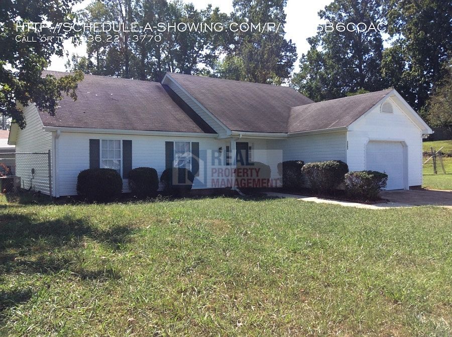 1st image of 3202 Presley Way