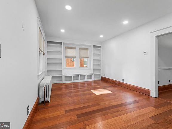 5th image of 5906 Edna Ave