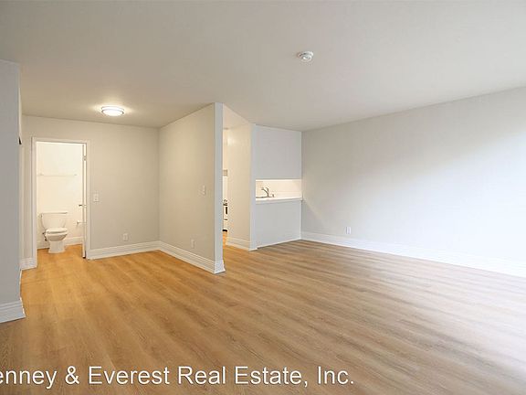 2nd image of 230 Wayne Ave APT 206