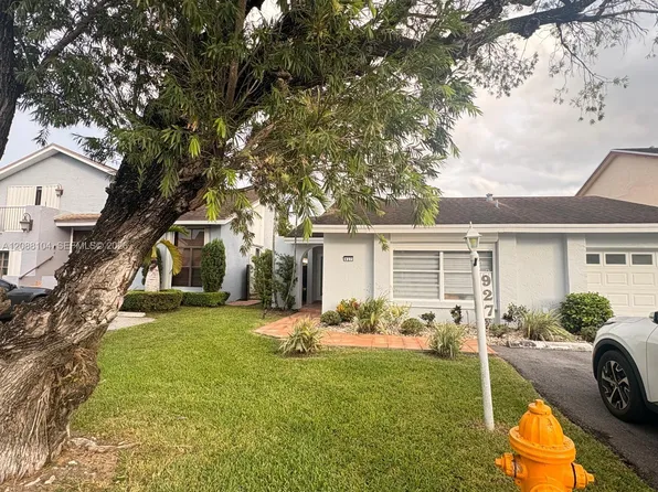 927 NW 106th Avenue Cir, Miami, FL 33172