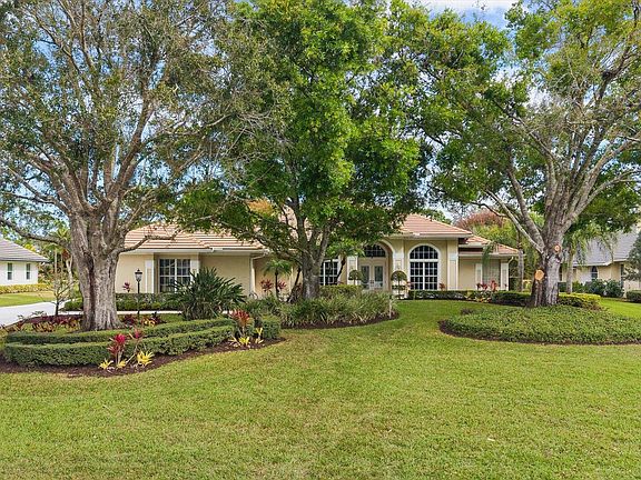 2nd image of 8007 Plantation Lakes Drive