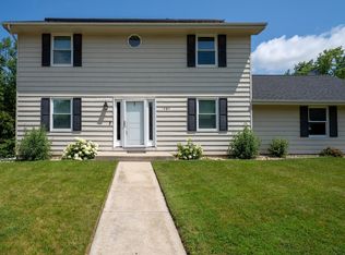 1404 Godfrey Dr, Normal, IL 61761