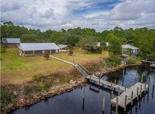 393 River Rd, Carrabelle, FL 32322
