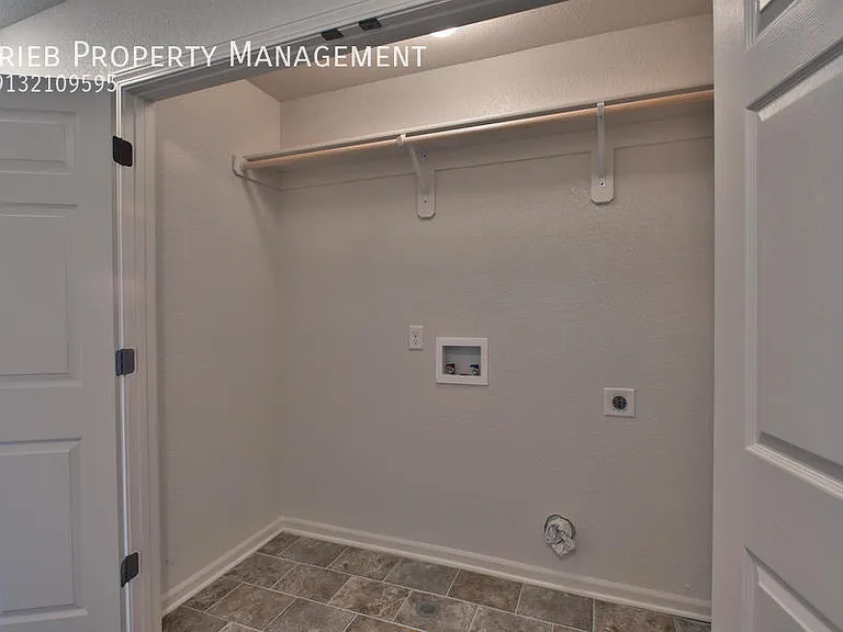 1239 Zarda Ln — Photo 15