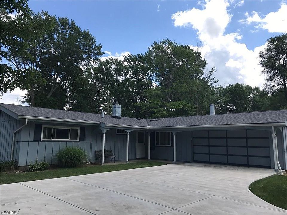 1st image of 521 Sandalwood Dr